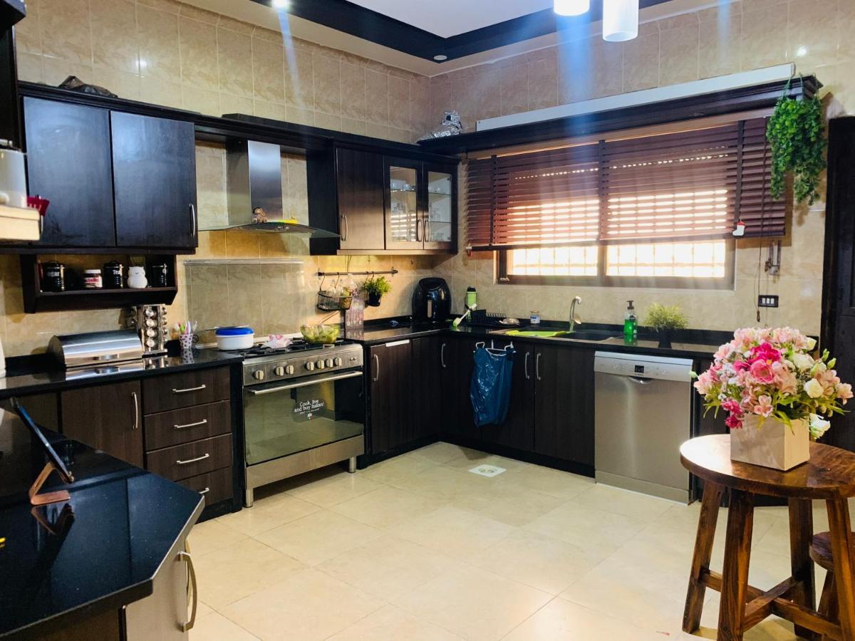 מאדאבה Laura'S Modern Villa מראה חיצוני תמונה